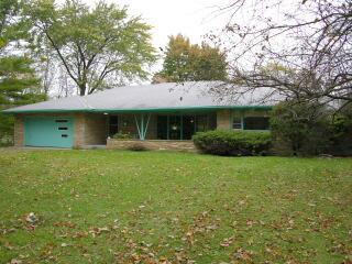 7936 W Barnard Ave., Greenfield, WI 53220