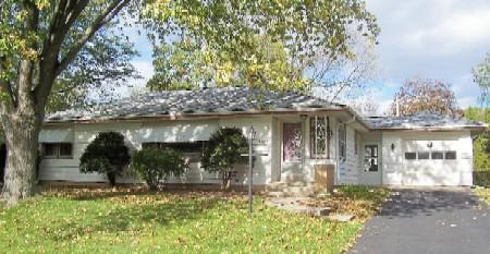 4954 S Brookdale Dr., Greenfield, WI 53228