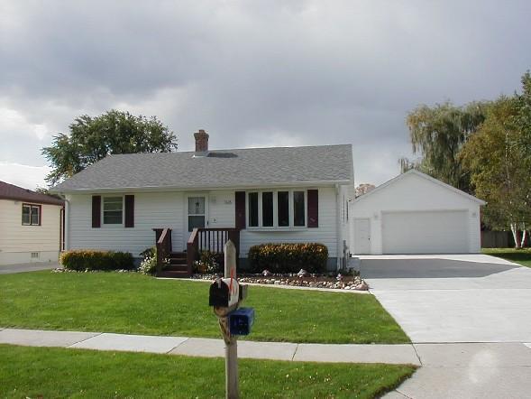 1626 Iris, Manitowoc, WI 54220
