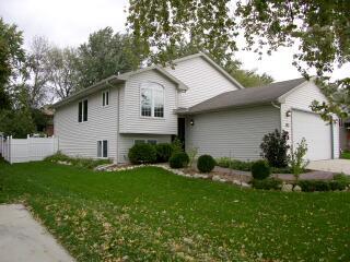 1800 Patricia Ln., Waukesha, WI 53188