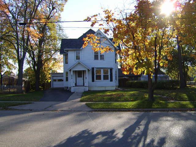 230 Grand Ave, Mukwonago, WI 53149