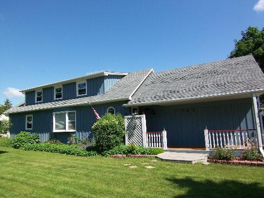 362 W Loos, Hartford, WI 53027