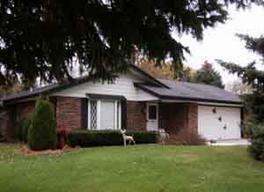 209 Oakview Dr., Slinger, WI 53086