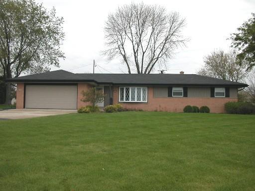 15535 W Rogers Dr., New Berlin, WI 53151