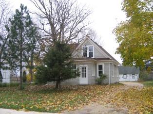 913 E Washington St., West Bend, WI 53095