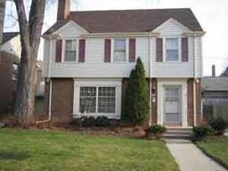 4760 N Woodburn St., Whitefish Bay, WI 53211