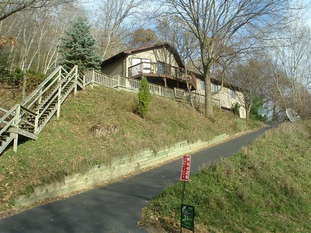 W6428 Riverview Dr., Onalaska, WI 54650