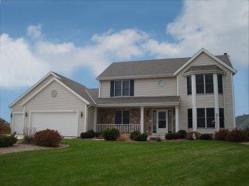 5975 S Kelly Ct., New Berlin, WI 53151