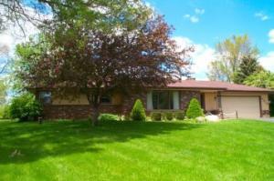4375 S Hearthside Dr, New Berlin, WI 53151