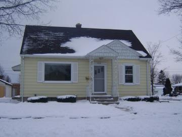 2121 Elm Ave., Sheboygan, WI 53081
