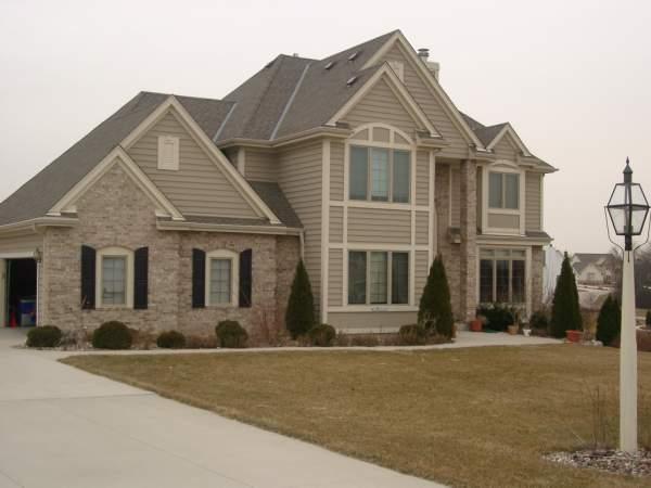 N29W26152 Coachman Dr., Pewaukee, WI 53072