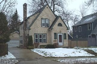 1627 Michigan Ave., Manitowoc, WI 54220