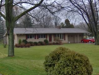 4890 S 92nd St., Greenfield, WI 53228