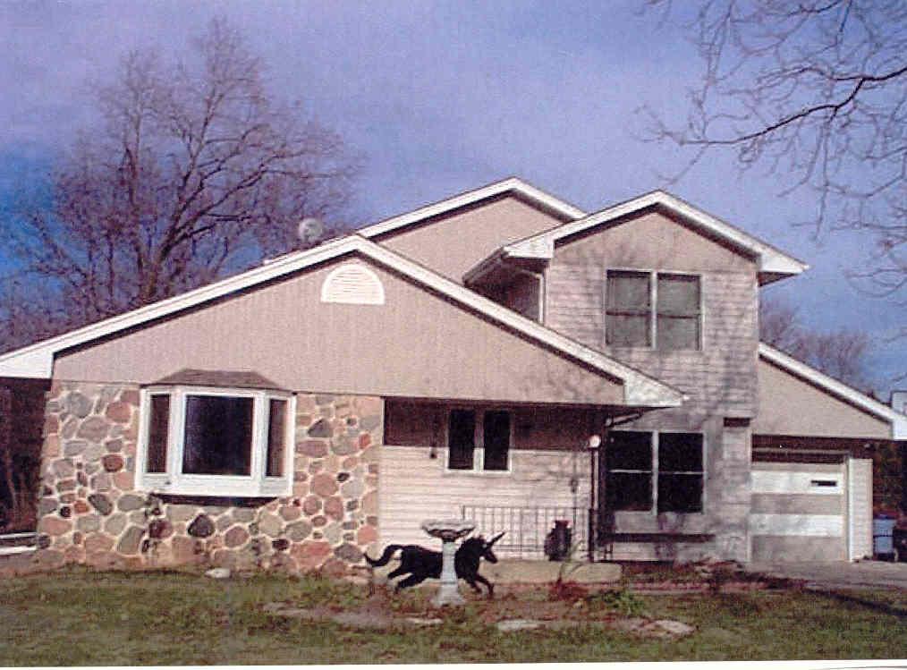 4552 W Abbott, Greenfield, WI 53220