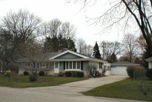 5984 S 37th St., Greenfield, WI 53221