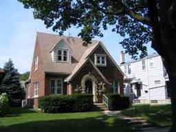 3245 S Taylor Ave., Milwaukee, WI 53207