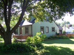 10906 W Hope Ave, Wauwatosa, WI 53222