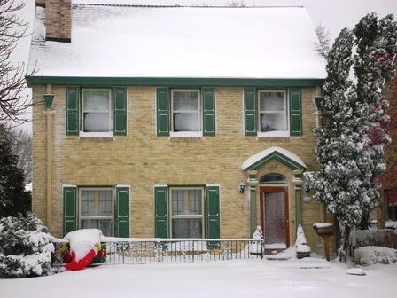 4452 N Ardmore Ave, Shorewood, WI 53211