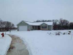 805 Esker Cir., Kewaskum, WI 53040