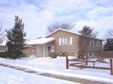 1622 Briarwood Ln., Hartford, WI 53027