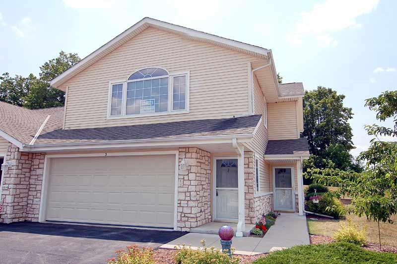 2385 Country Creek Cir. #3, West Bend, WI 53095
