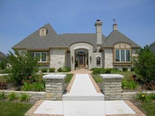 9716 W Prairie Grass Way, Franklin, WI 53132
