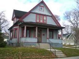 1942 N 12th St, Sheboygan, WI 53081