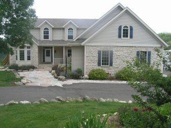 N5463 Stone Hedge Ln, Fredonia, WI 53021