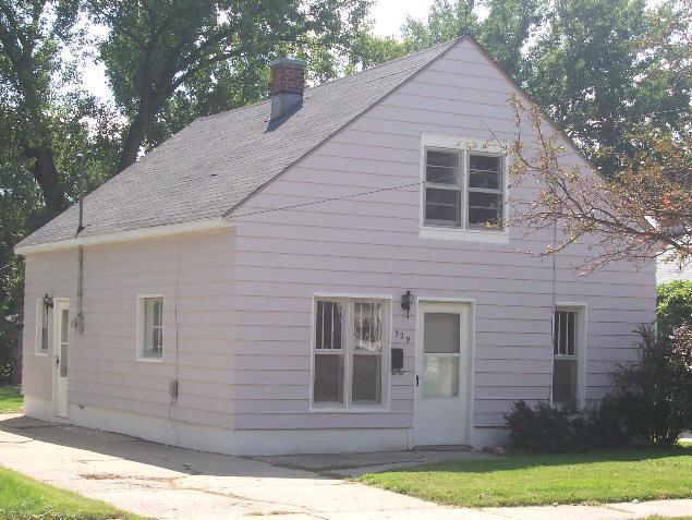 329 Douglas Ave., Waukesha, WI 53186