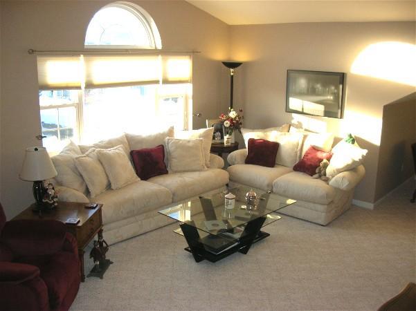 9044 W Elm Ct #F, Franklin, WI 53132