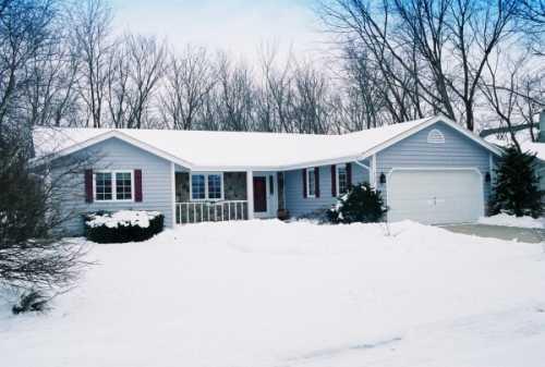 2607 Lancaster Dr., Waukesha, WI 53188