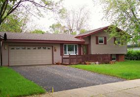 7487 S Crane Dr, Oak Creek, WI 53154