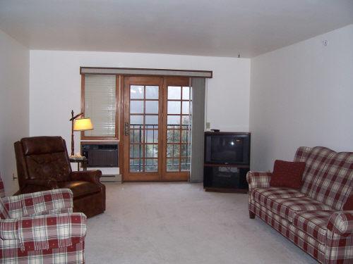 530 N Silverbrook Dr. #308, West Bend, WI 53090