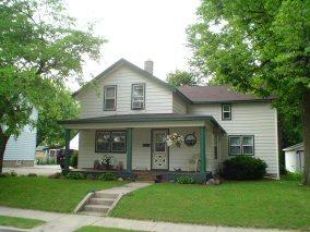 622 E Grove St, Oconomowoc, WI 53066