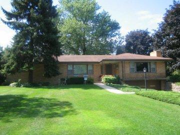 14125 W Sun Valley Dr., New Berlin, WI 53151