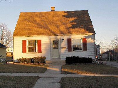 1143 N 8th Ave., West Bend, WI 53090