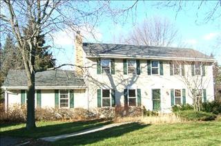 1675 Devonshire Dr., Cedarburg, WI 53012