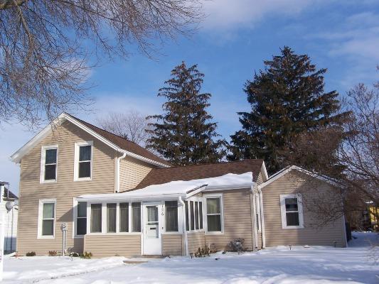 126 Ormsby St., Pewaukee, WI 53072