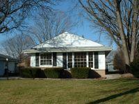 9716 W Palmetto Ave, Wauwatosa, WI 53222