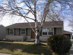 800 Lenora Dr., West Bend, WI 53090