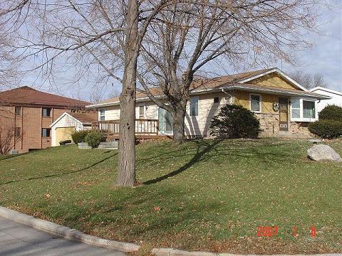 305 N 120th St., Wauwatosa, WI 53226