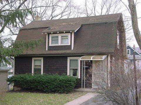 221 S James St., Waukesha, WI 53186