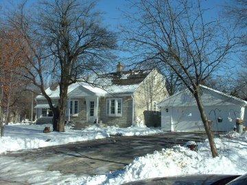 4576 N 105th St., Wauwatosa, WI 53225