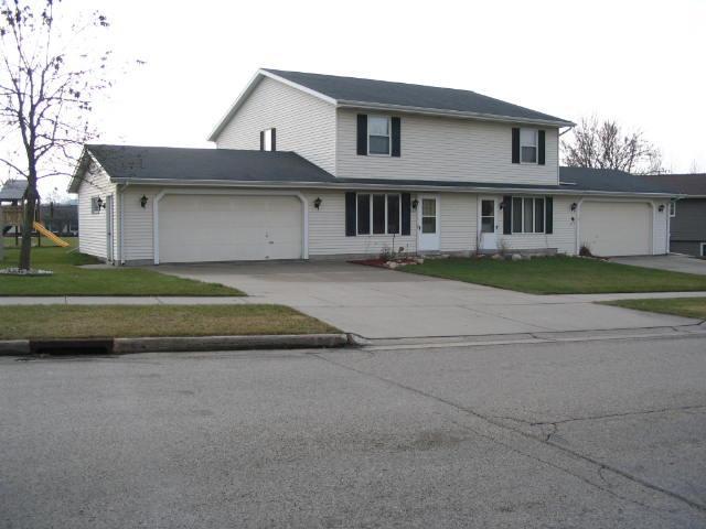 1527 Honeysuckle Rd., Hartford, WI 53027