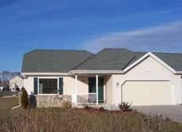 284 Oconomowoc Pkwy., Oconomowoc, WI 53066