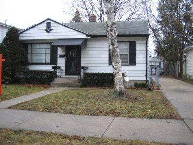 5906 N 36th St., Milwaukee, WI 53209