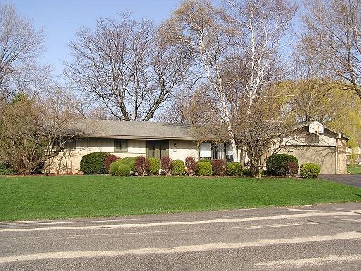 7011 N Bethmaur Ln., Glendale, WI 53209