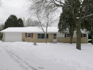 1526 W Fairfield Ct., Glendale, WI 53029