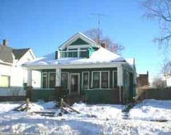 2043 Green St., Racine, WI 53403