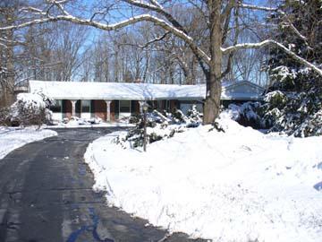 8625 W Rae Ct., Greendale, WI 53129